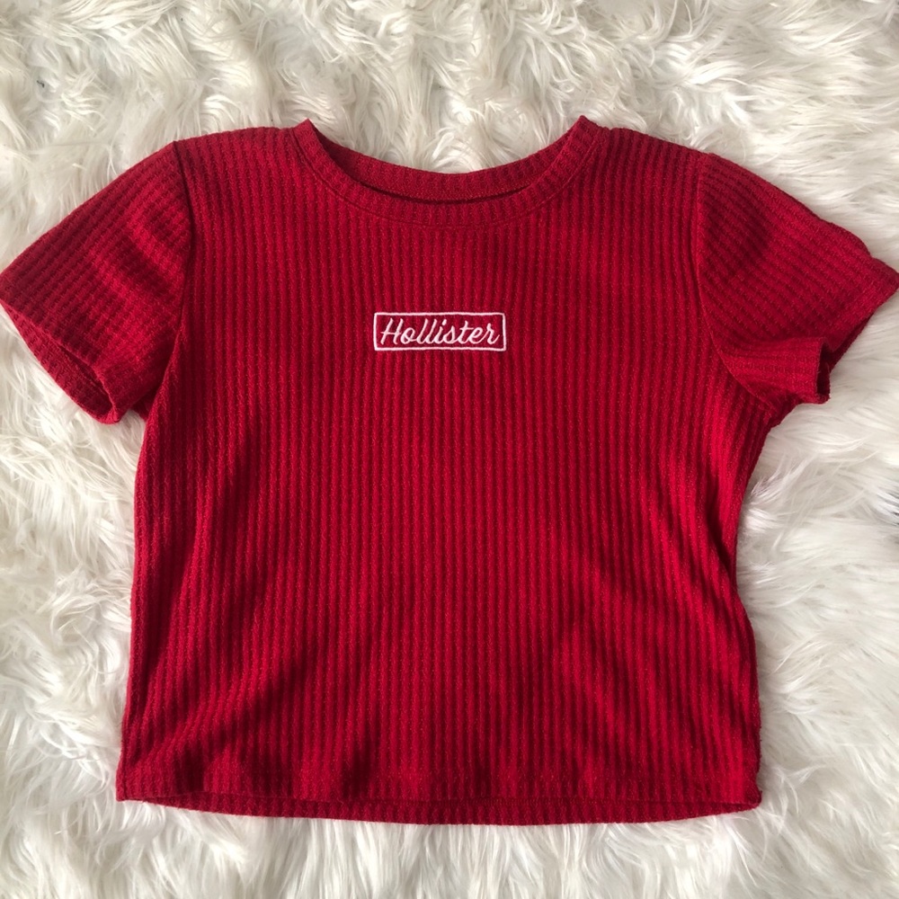 Red Hollister short sleeve top!❤️